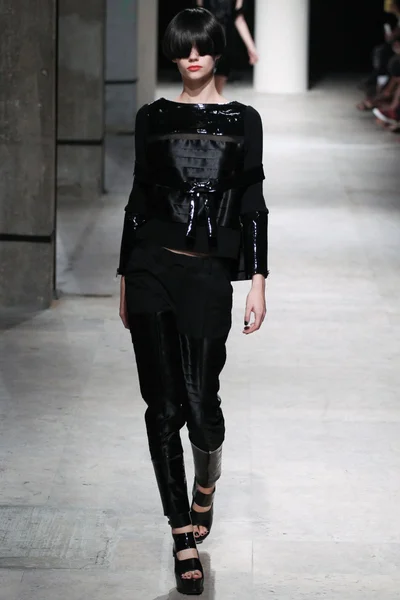 Look 27